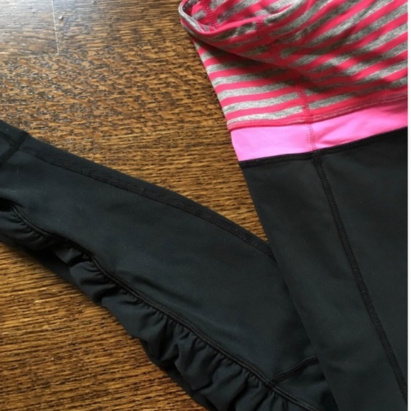 Lululemon Spirit High Rise Ruffled BlackLeggings size 6 - Picture 4 of 6